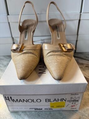 Manolo Blahnik natural linen slingback